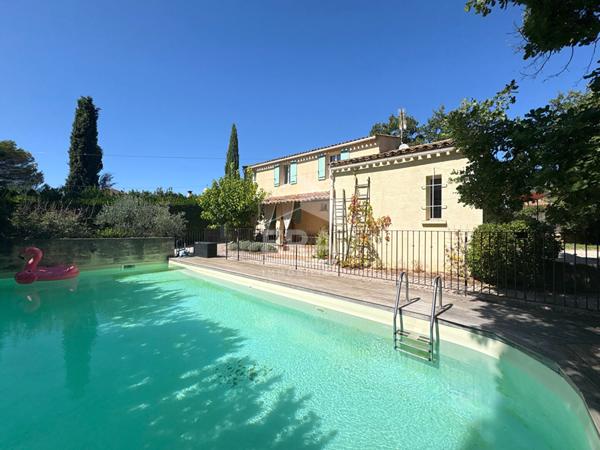 A VENDRE 84160 LOURMARIN MAISON TYPE 6 PIECES D'ENVIRON 132M² AVEC JARDIN, GARAGE ET PISCINE