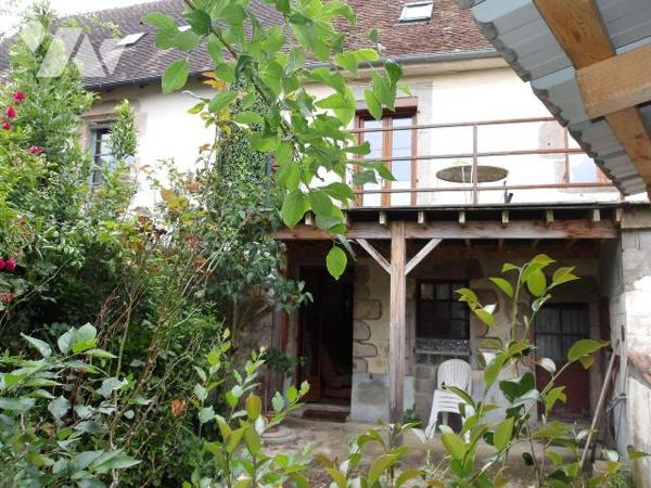 BOUSSAC (CREUSE) 23, A vendre QUARTIER HISTORIQUE Maison d'habitation ancienne en pierres compr...