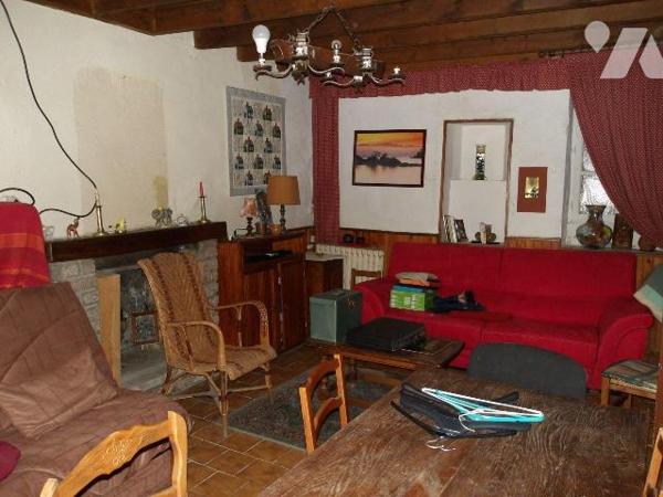 BOUSSAC (CREUSE) 23, A vendre QUARTIER HISTORIQUE Maison d'habitation ancienne en pierres compr...