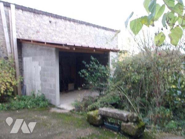 BOUSSAC (CREUSE) 23, A vendre QUARTIER HISTORIQUE Maison d'habitation ancienne en pierres compr...