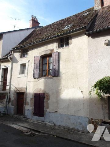 BOUSSAC (CREUSE) 23, A vendre QUARTIER HISTORIQUE Maison d'habitation ancienne en pierres compr...