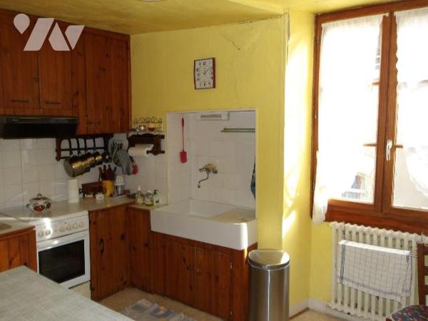 BOUSSAC (CREUSE) 23, A vendre QUARTIER HISTORIQUE Maison d'habitation ancienne en pierres compr...