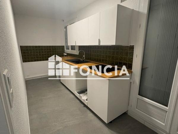 Location Appartement 3 pièces 66.44 m² - 6 RUE SALVET Narbonne 11100