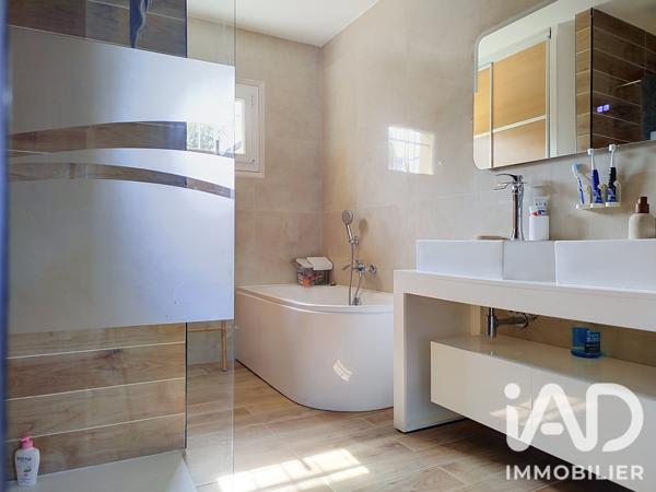 Maison à vendre 6 pièces 114 m² Rochefort