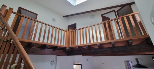 Ensemble Immobilier  8 pièce(s) 145 m²