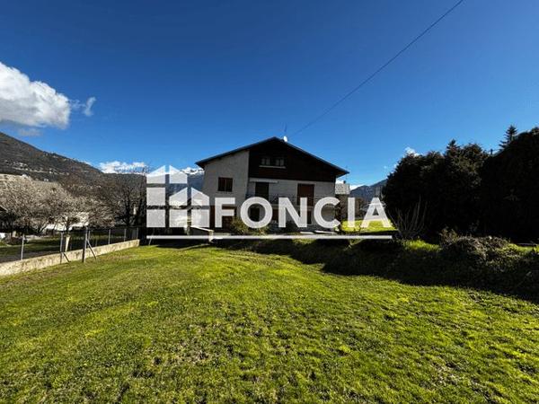 À vendre Maison 11 pièces 223 m² - Villar-saint-pancrace 05100