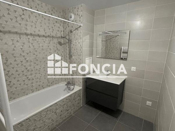 Location Appartement 3 pièces 56.3 m² - Le Plessis Robinson 92350