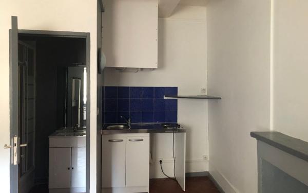 Appartement à louer    1 pièce •  Saint-Chamas