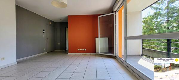 Centre-ville Villefranche-sur-Saône proximité gare Appartement 2 chambres, balcon et garage