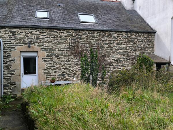 MAISON EN PIERRE A RENOVER