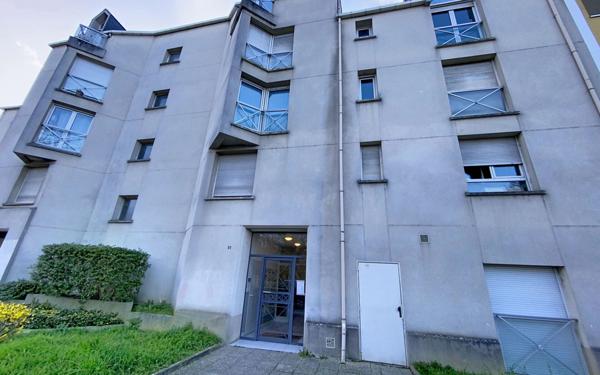 Appartement à vendre    1 pièce • 27,83 m2 Joué-lès-Tours