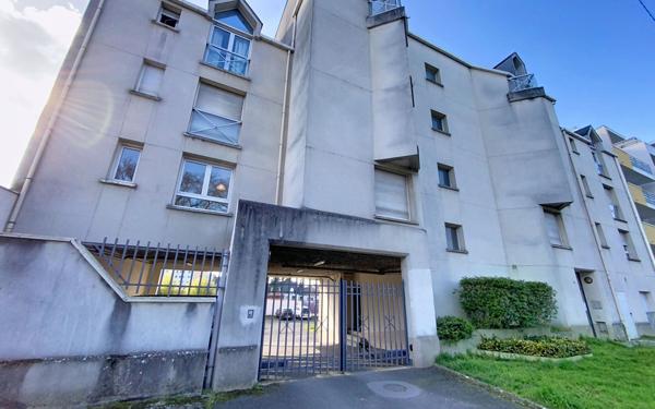 Appartement à vendre    1 pièce • 27,83 m2 Joué-lès-Tours
