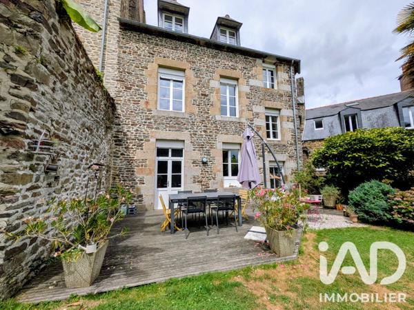 Maison à vendre 11 pièces 220 m² Fougères