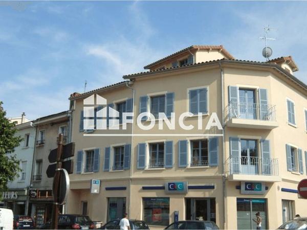 Location Appartement 3 pièces 84.2 m² - PLACE CARNOT Montluel 01120