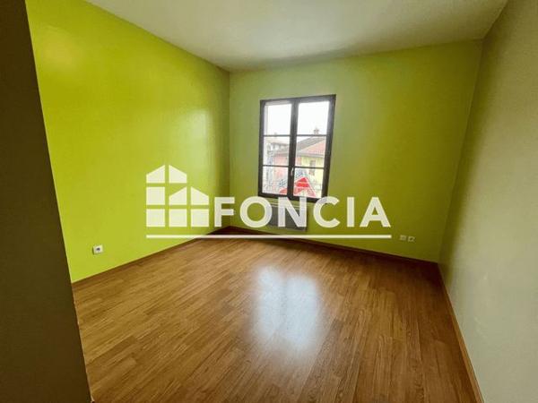 Location Appartement 3 pièces 84.2 m² - PLACE CARNOT Montluel 01120