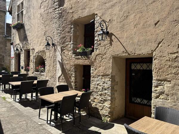 Local mixte (Professionnel/Habitation) à vendre à Châteauneuf en Côte-d'Or (21320), ref : 044/2024/57