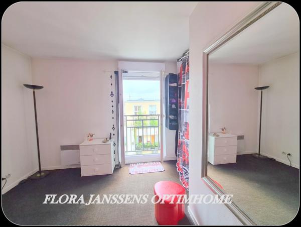 Appartement avec terrasse en duplex au calme, parking