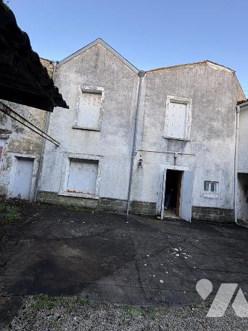 MAISON D'HABITATION EN CENTRE VILLE AVEC RESTAURER 