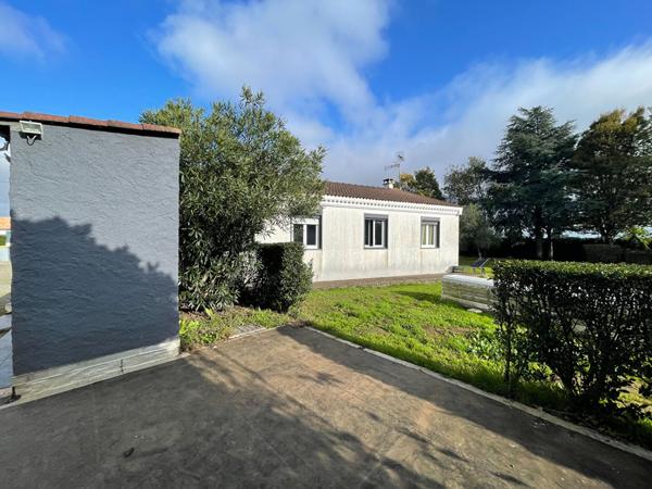 Maison avec piscine et grand terrain arboré proche de Fontenay-le-Comte