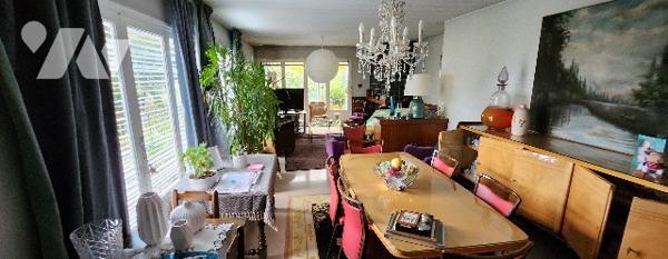 Maison de bourg avec garage et grand jardin