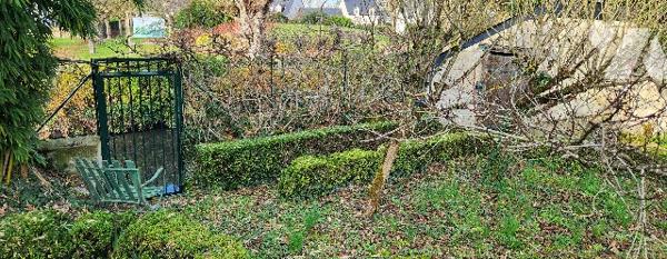 Maison de bourg avec garage et grand jardin