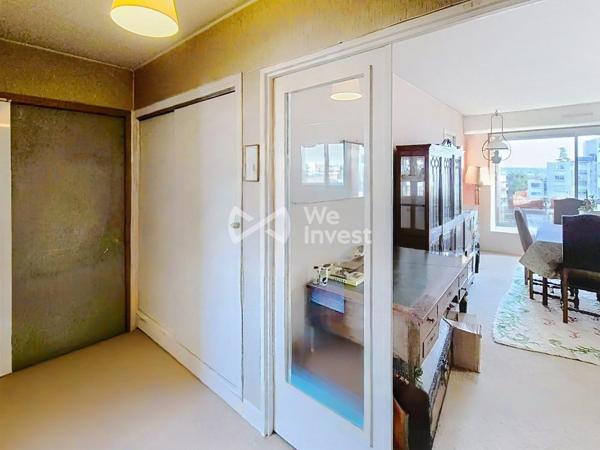 Dernier étage – Appartement familial 93 m² avec terrasse, parking et fort potentiel à deux pas du RER A
