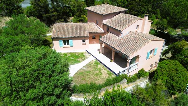 Maison spacieuse de 6 pièces avec piscine à vendre à Limoux