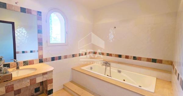 Maison spacieuse de 6 pièces avec piscine à vendre à Limoux