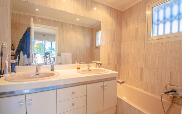 Appartement à vendre    4 pièces • 125 m2 Nice