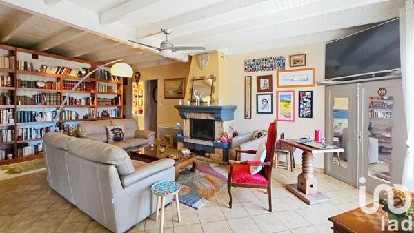 Maison traditionnelle 8 pièces de 176 m² à Lafrançaise (82130)