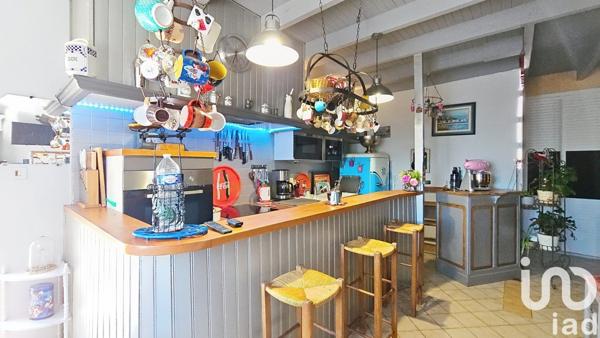 Maison traditionnelle 8 pièces de 176 m² à Lafrançaise (82130)