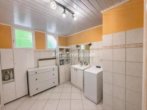 Vente                                                      Maison
                        
                     6 pièces                      128 m2                     à Châtillon