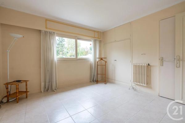 Maison à vendre  6 pièces - 149,87 m 2   ST MAUR DES FOSSES  - 94