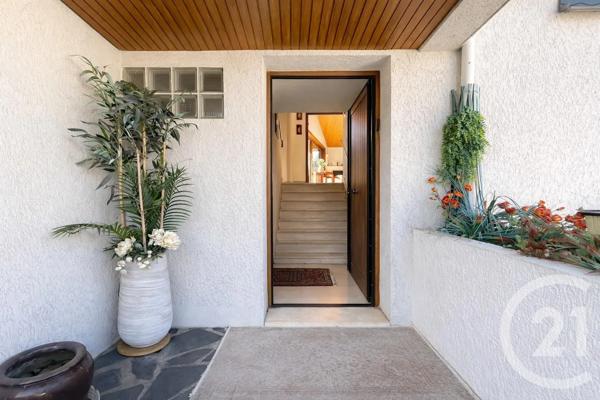 Maison à vendre  6 pièces - 149,87 m 2   ST MAUR DES FOSSES  - 94