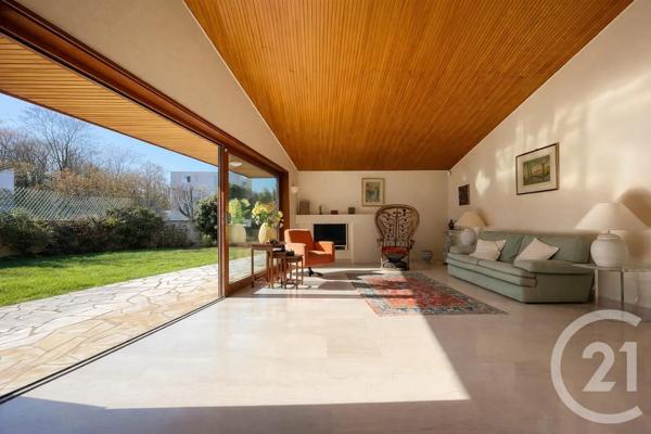 Maison à vendre  6 pièces - 149,87 m 2   ST MAUR DES FOSSES  - 94