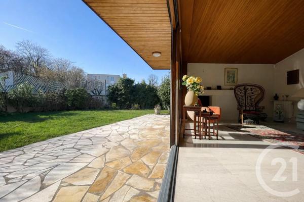 Maison à vendre  6 pièces - 149,87 m 2   ST MAUR DES FOSSES  - 94
