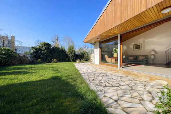 Maison à vendre  6 pièces - 149,87 m 2   ST MAUR DES FOSSES  - 94