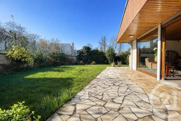 Maison à vendre  6 pièces - 149,87 m 2   ST MAUR DES FOSSES  - 94