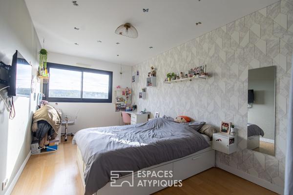 Maison d’architecte : Haute Performance Environnementale avec vaste jardin et vue dégagée