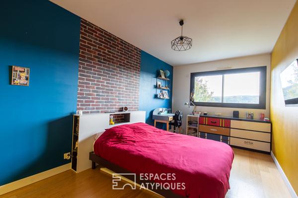 Maison d’architecte : Haute Performance Environnementale avec vaste jardin et vue dégagée