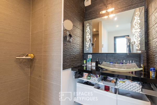 Maison d’architecte : Haute Performance Environnementale avec vaste jardin et vue dégagée