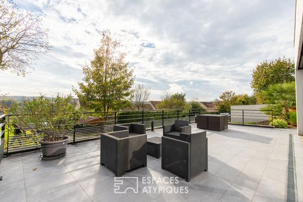 Maison d’architecte : Haute Performance Environnementale avec vaste jardin et vue dégagée