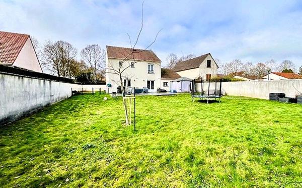 Maison à vendre    5 pièces • 117,64 m2 Bailly-Romainvilliers