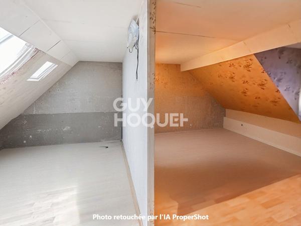 MUR de commerce plus appartement . Plein centre de Tournan-en-Brie.