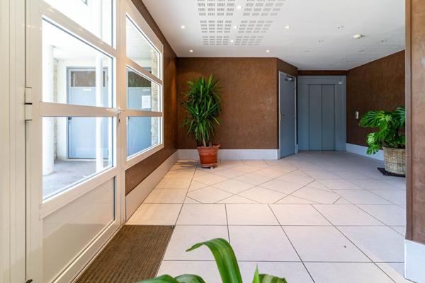 La Seyne Sur Mer Châteaubanne appartement T2 de 45 m² avec parking