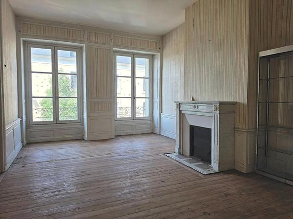 IMMEUBLE DE RAPPORT À FORT POTENTIEL - hypercentre de NOGENT-LE-ROTROU