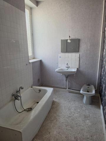 IMMEUBLE DE RAPPORT À FORT POTENTIEL - hypercentre de NOGENT-LE-ROTROU