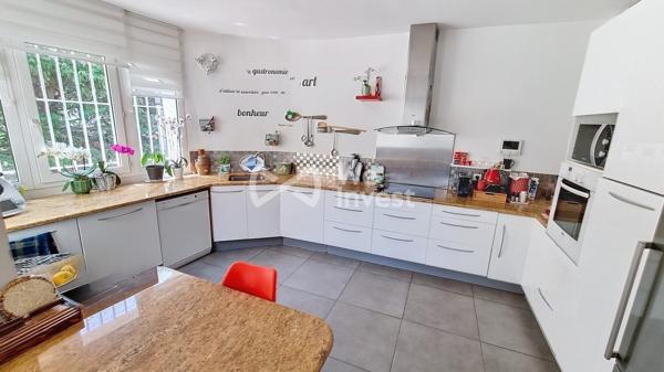 Magnifique Villa familiale ou deux logements possibles Secteur 12ème Beaumont– Piscine – Jardin – Garage