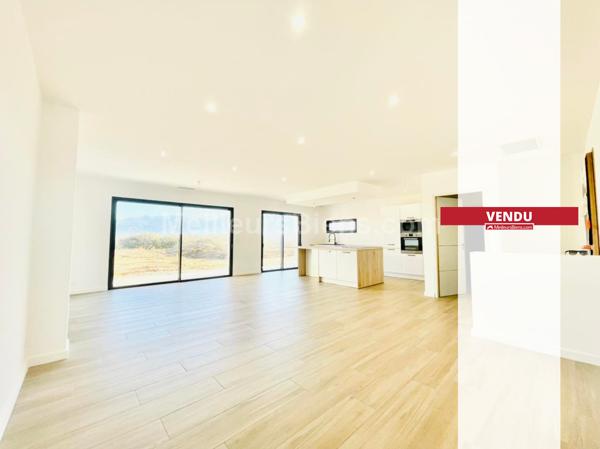 Villa T4 plain pied de 110m2 habitables + 15m2 de garage sur un terrain de 1381m2