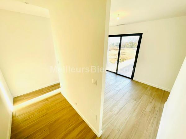 Villa T4 plain pied de 110m2 habitables + 15m2 de garage sur un terrain de 1381m2